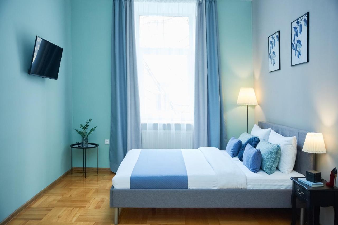 Cozy Apartment, 5Mins To Opera リヴィウ エクステリア 写真